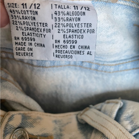 Denim - Picture 4 of 6